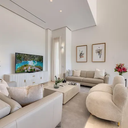 Vacation I Velazquez, 150m To The Beach, Heated Pool, Golden Mile Marbella