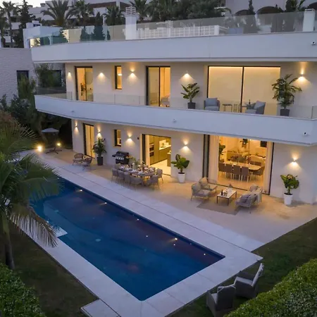 Vacation I Velazquez, 150m To The Beach, Heated Pool, Golden Mile *