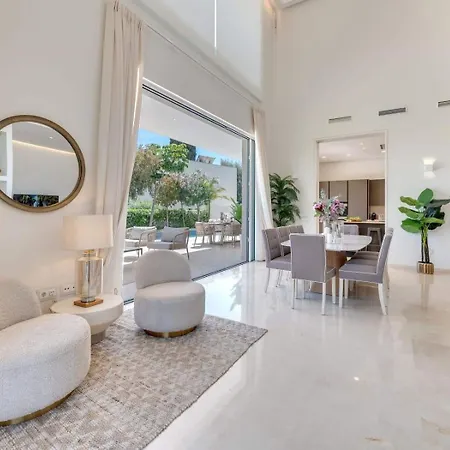 Vacation I Velazquez, 150m To The Beach, Heated Pool, Golden Mile * Marbella